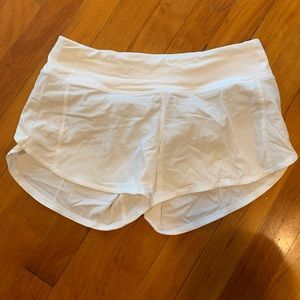 Lululemon Speed Up 4” white size 4